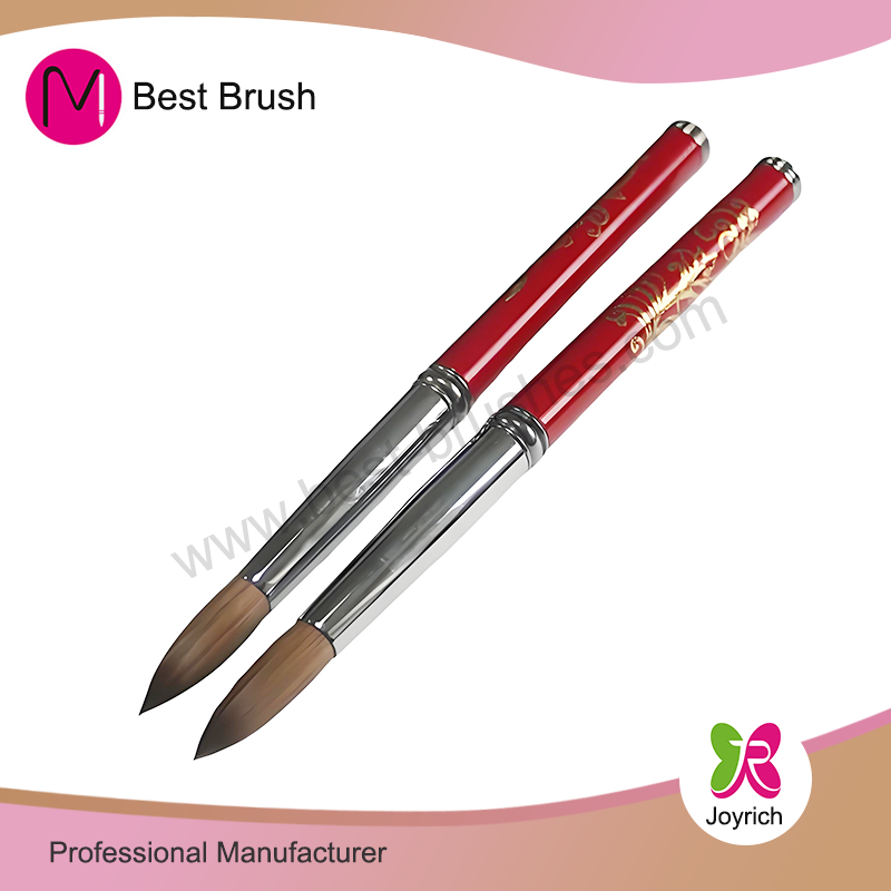 Защо да изберете правилната акрилна четка за перфектни нокти?